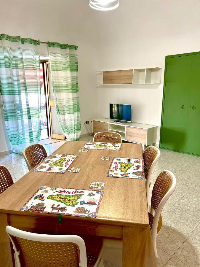 Villa Gira Vota E Furria à Santo Stefano di Camastra Extérieur photo